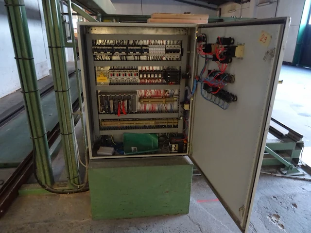 Houtbewerkingsmachine - afbeelding 9 van  12