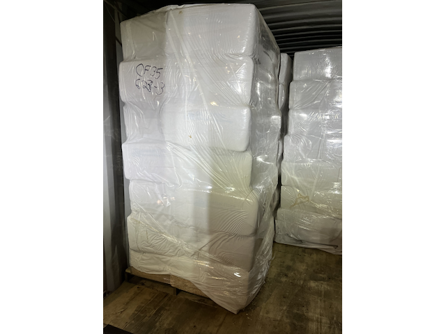 Houtbriketten en houtschilfers - afbeelding 2 van  2