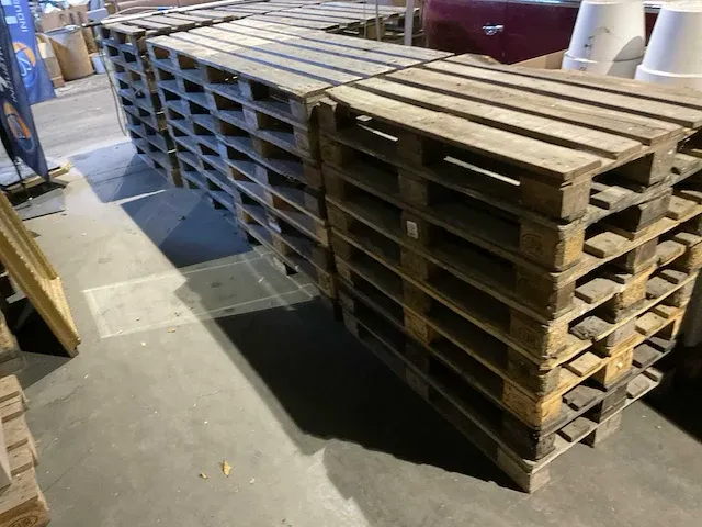 Houten 120x80 palletten (80) - afbeelding 1 van  4