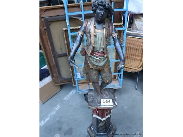 Houten afrikaanse figuur op sokkel h155 - afbeelding 1 van  4
