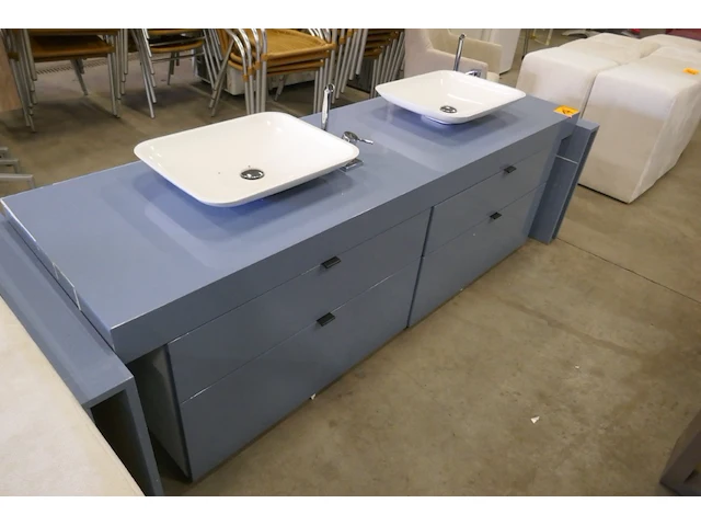 Houten badkamermeubel met 2 lavabo's - afbeelding 2 van  5