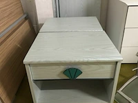 Houten bed met 2 nachtkastjes - afbeelding 1 van  3