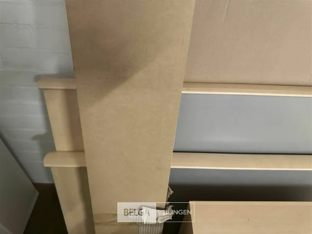 Houten bed met nachtkastje - afbeelding 4 van  4