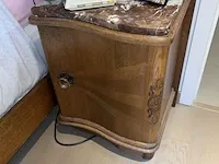 Houten bed met nachttafeltjes en spiegel - afbeelding 7 van  12