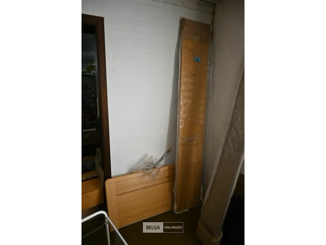 Houten bed - afbeelding 1 van  1