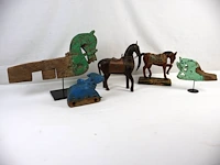 Houten beeld paard (x5) - afbeelding 1 van  3