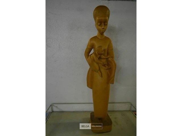 Houten beeld "vrouw met kind" h ±70cm - afbeelding 1 van  5