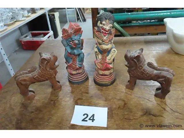 Houten beeldjes 10 tot 17cm - afbeelding 1 van  3