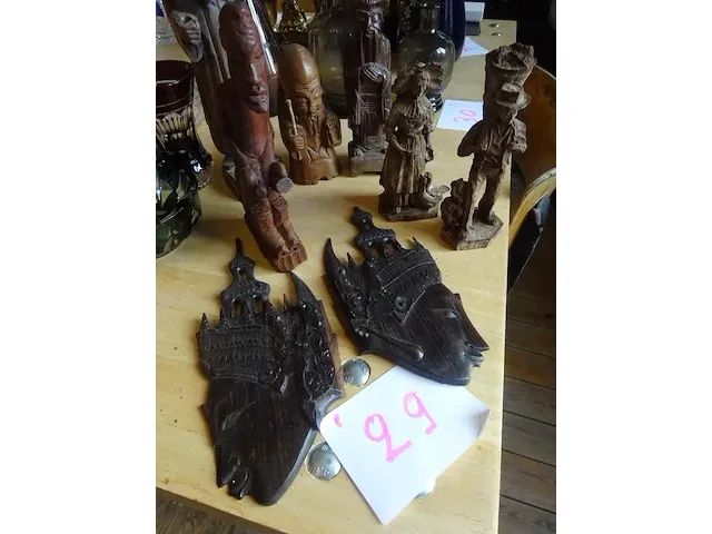 Houten beeldjes (8 stuks) - afbeelding 1 van  5