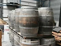 Houten bierton dm.55cm hoogte 95cm met houten blad dm. 145cm (biertafel) - afbeelding 1 van  4
