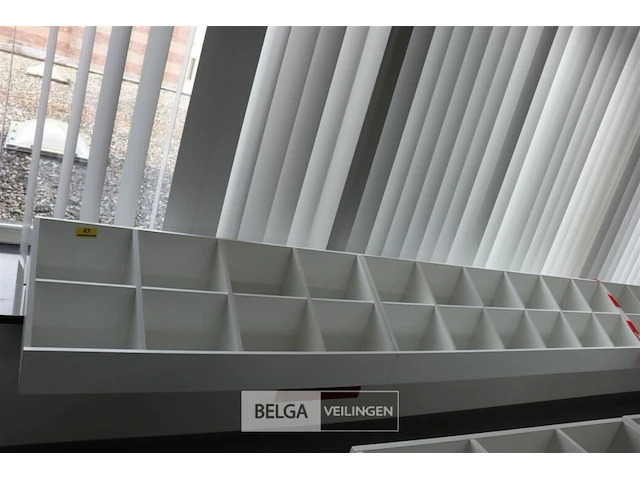 Houten boekenbak - afbeelding 1 van  2