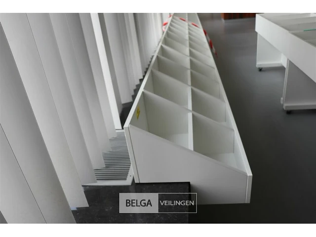 Houten boekenbak - afbeelding 2 van  2