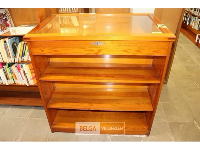 Houten boekenkastje met glazen bovenblad - afbeelding 1 van  3