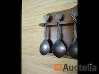 Houten boog met lepels
