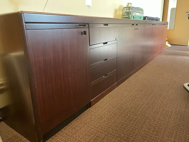 Houten buffet kast - afbeelding 1 van  6