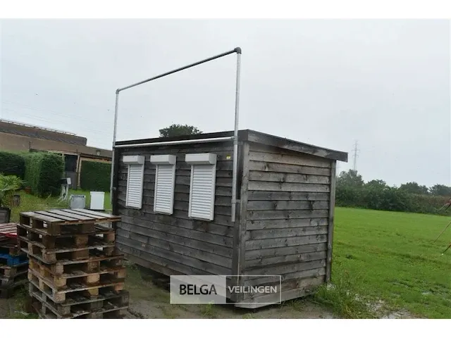 Houten buiten unit (inkomcontainer, drankenbonunit) 3 vensters 1 deur, met inrichting 275x10x220 - afbeelding 10 van  23