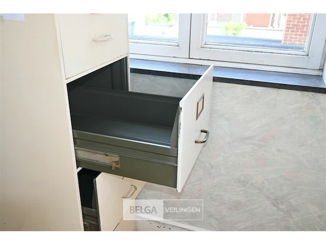 Houten bureau + ladenkast - afbeelding 7 van  7