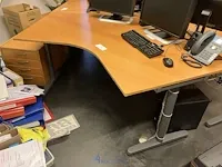 Houten bureau met ladenblok - afbeelding 1 van  3