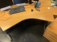 Houten bureau met ladenblok - afbeelding 2 van  3