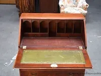 Houten bureau/secretaire, vv klapdeur en 2 laden, afm plm 74x41x98cm - afbeelding 2 van  3