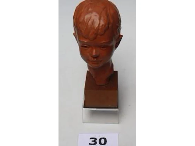 Houten buste van jongen getekend p.sersto, h 29 - afbeelding 1 van  3