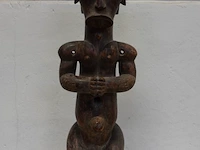Houten byeri figuur - afbeelding 1 van  5