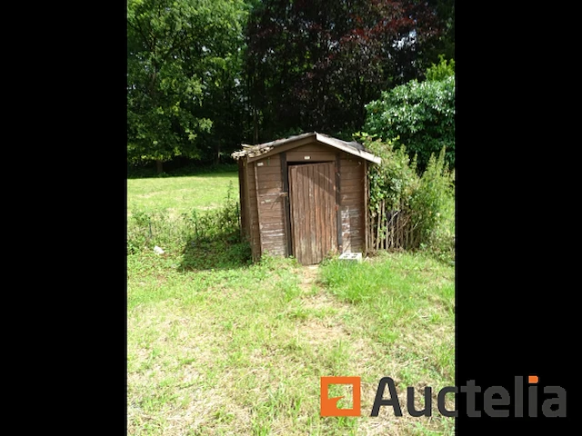 Houten chalet met zijn inhoud - afbeelding 6 van  8