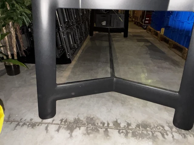 Houten design tafel - afbeelding 2 van  3