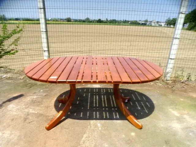 Houten design tuintafel - afbeelding 1 van  4