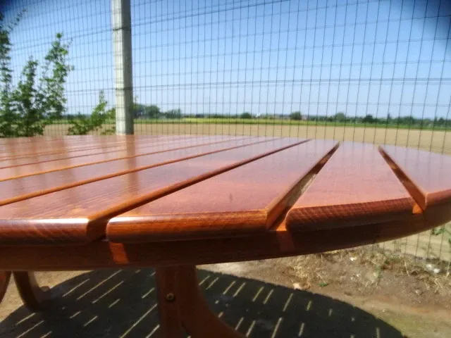 Houten design tuintafel - afbeelding 3 van  4