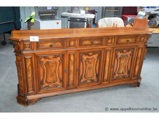 Houten dressoir vv 3 deuren en3 laden, afm plm 220x50x100cm, beschadigd - afbeelding 1 van  2