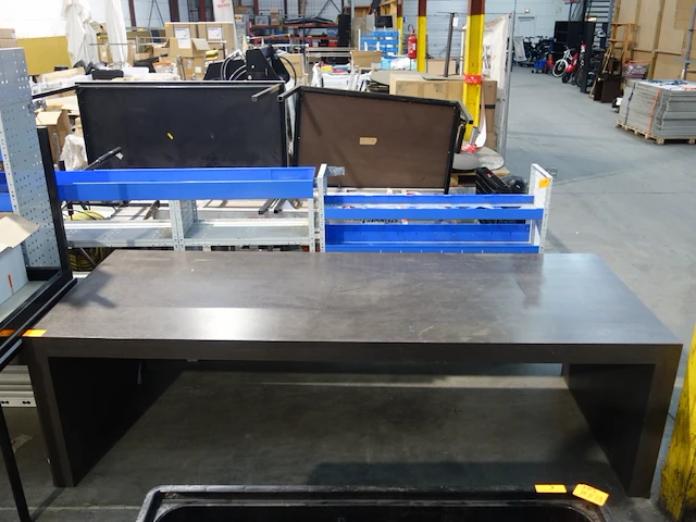 Houten eettafel - afbeelding 1 van  3