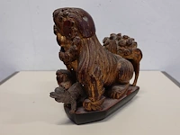 Houten gesculpteerde chinese tempelleeuw "foo dog" - afbeelding 2 van  6