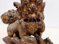 Houten gesculpteerde chinese tempelleeuw "foo dog" - afbeelding 5 van  6