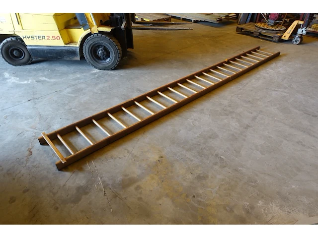 Houten gymnastiekladder - afbeelding 1 van  2