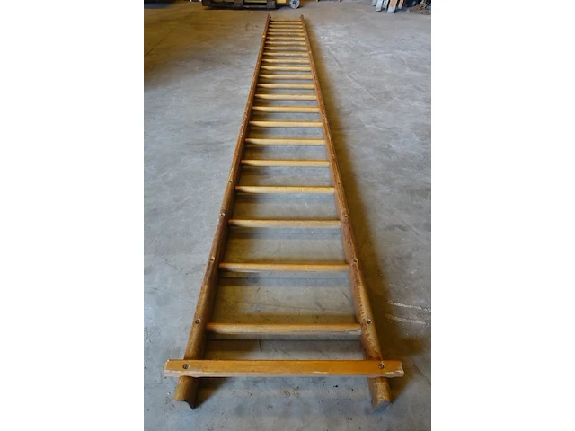 Houten gymnastiekladder - afbeelding 2 van  2