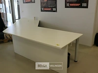 Houten hoekbureel - afbeelding 1 van  3