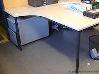 Houten hoekburo vv ladenblok