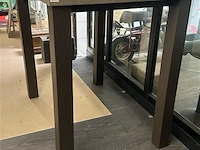 Houten hoge aperotafel met 4 metalen poten