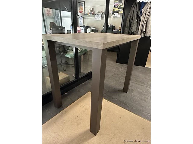 Houten hoge aperotafel met 4 metalen poten - afbeelding 5 van  10
