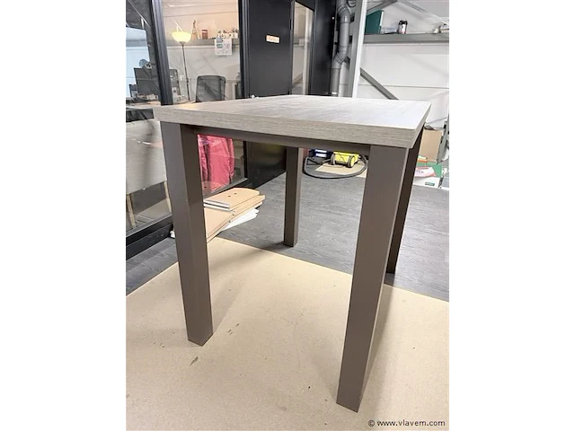 Houten hoge aperotafel met 4 metalen poten - afbeelding 9 van  10