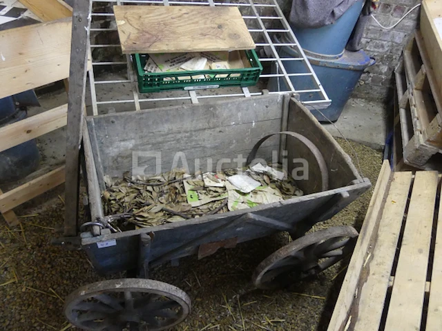 Houten kar en kruiwagen voor decoratie - afbeelding 4 van  6