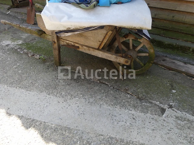 Houten kar en kruiwagen voor decoratie - afbeelding 5 van  6