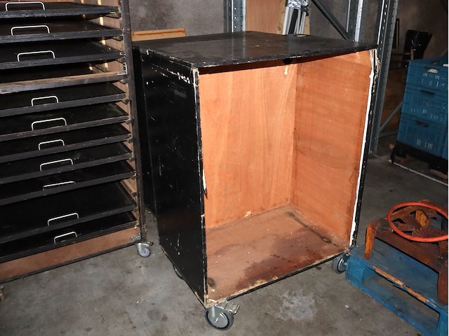 Houten karren intern transport (x4) - afbeelding 4 van  4