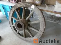 Houten karrenwiel - afbeelding 1 van  1