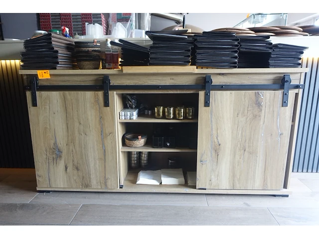 Houten kast + inhoud - afbeelding 1 van  4