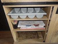 Houten kast + inhoud - afbeelding 4 van  4