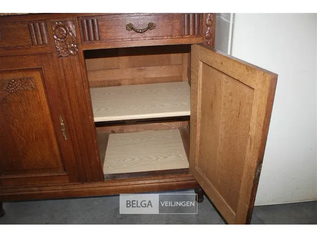 Houten kast met decoratie - afbeelding 8 van  8