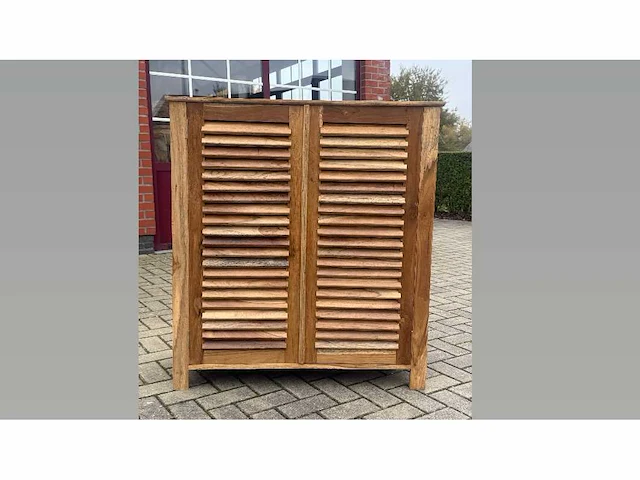 Houten kast met legplanken h110cm - afbeelding 1 van  2