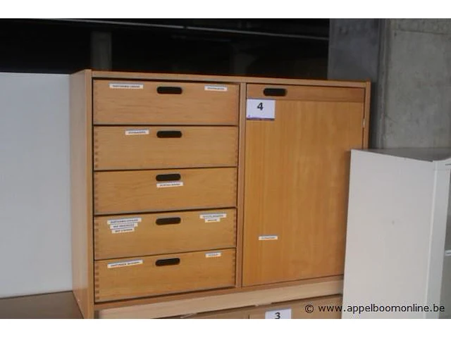 Houten kast vv schuiven - afbeelding 1 van  1